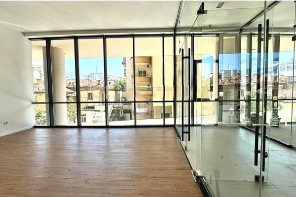 Jepet me qira ambient per zyra tek Residenca Mine Peza