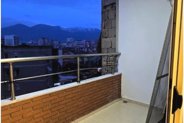 Shtepi me qera Apartament ne Tirane, 1+1, Mobilimi E mobiluar, Pagesa 700  Euro.
