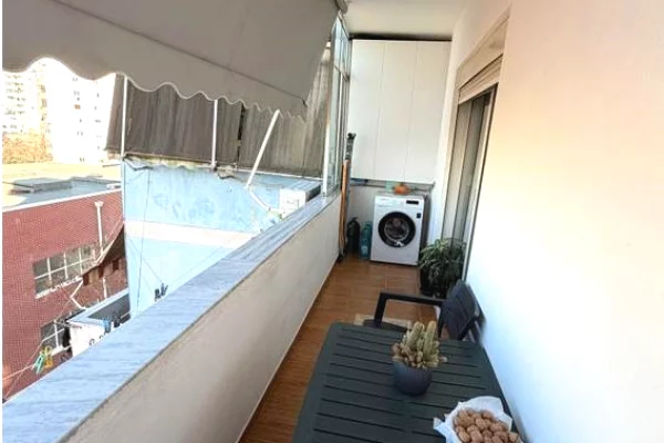 Shtepi ne shitje Apartament ne Tirane, 2+1, Mobilimi E mobiluar, Pagesa 203,000  Euro.