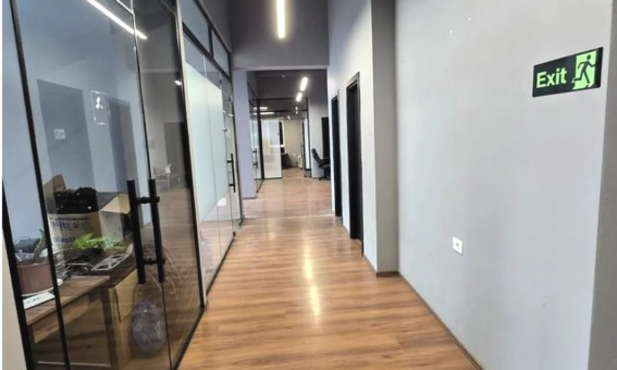 Jepet me qira Ambjent zyrash Premium ne zonen Ali Demi.Kati Fundit