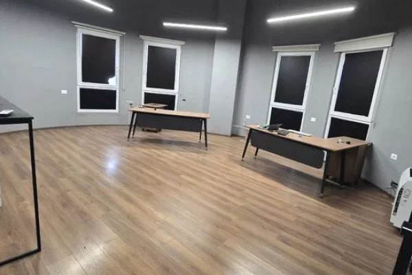 Ambient biznesi me qera 3+1 ne Tirane - 5,000 Euro