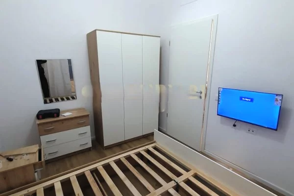 Shtepi me qera Apartament ne Tirane, 1+1, Mobilimi E mobiluar, Pagesa 450  Euro.