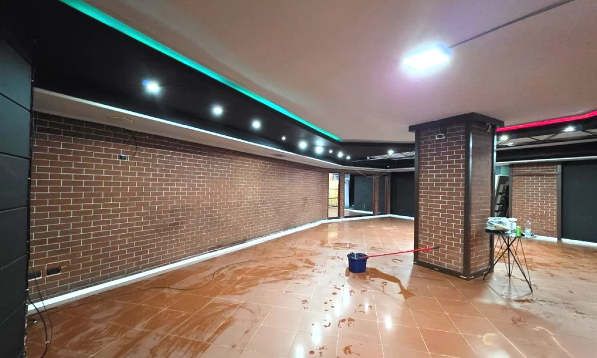 Ofrohet ambient komercial prane Shkolles se Baletit, ne Njesine Bashkiake Nr. 2, me siperfaqe totale