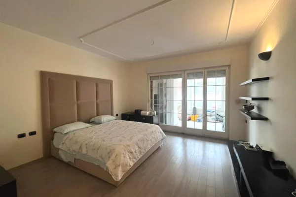 Shtepi me qera Apartament ne Tirane, 2+1, Mobilimi E mobiluar, Pagesa 1,500  Euro.