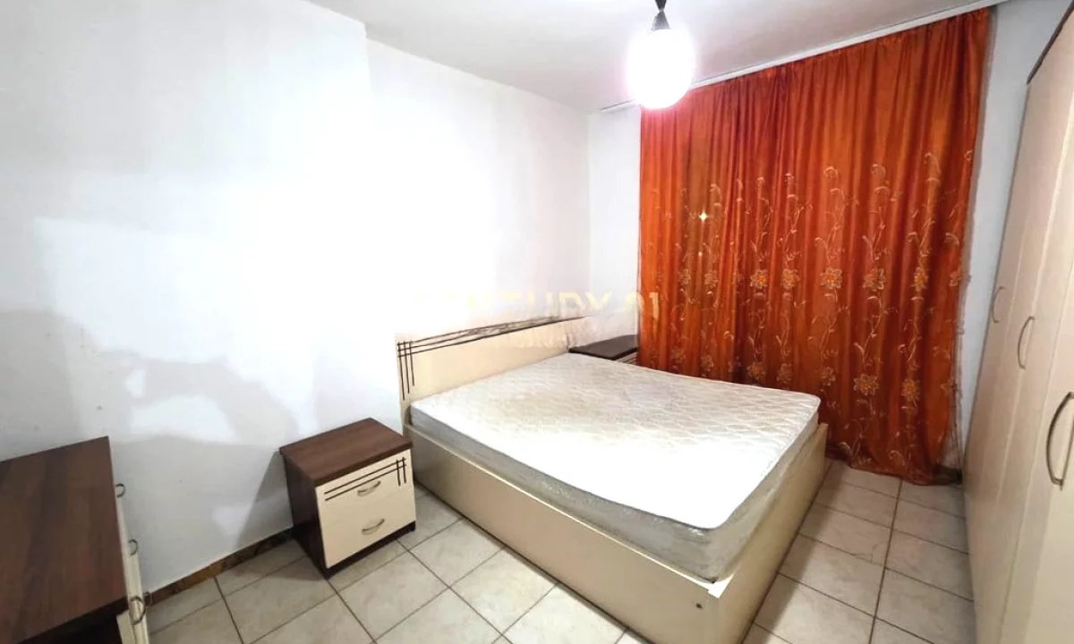 Shtepi ne shitje Apartament ne Tirane, 2+1, Mobilimi E mobiluar, Pagesa 130,000  Euro.