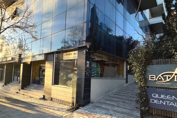 NJesi komerciale per qira