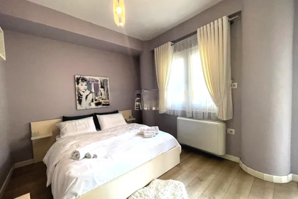 Shtepi me qera Apartament ne Tirane, 2+1, Mobilimi E mobiluar, Pagesa 850  Euro.