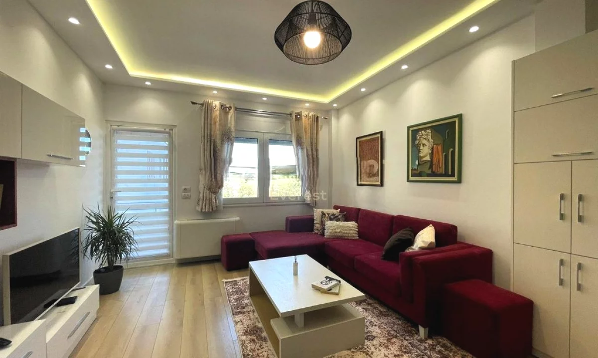 Shtepi me qera Apartament ne Tirane, 2+1, Mobilimi E mobiluar, Pagesa 850  Euro.