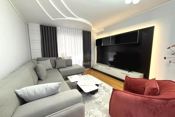 JEPET ME QIRA APARTAMENT 2+1+2 PRANE AMBASADES AMERIKANE, TIRANE!