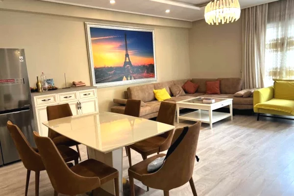 APARTAMENT PER SHITJE TE LIQENI I THATE 3+1+2 + 2 POSTE PARKIMI