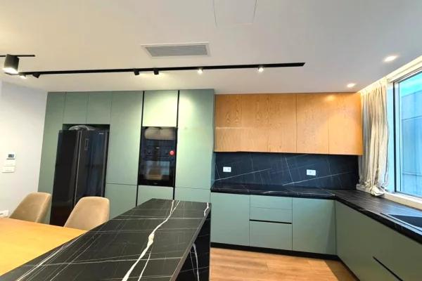 Shtepi me qera Apartament ne Tirane, 3+1, Mobilimi E mobiluar, Pagesa 1,200  Euro.