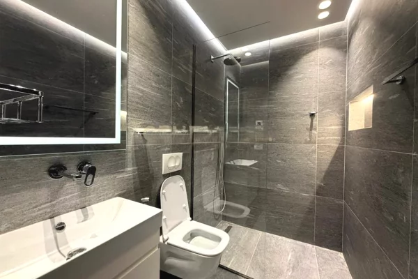 Shtepi me qera Apartament ne Tirane, 3+1, Mobilimi E mobiluar, Pagesa 1,200  Euro.