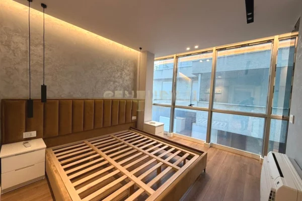 Shtepi me qera Apartament ne Tirane, 3+1, Mobilimi E mobiluar, Pagesa 1,200  Euro.