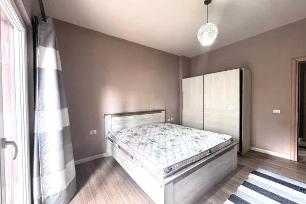 Shtepi me qera Apartament ne Tirane, 2+1, Mobilimi E mobiluar, Pagesa 850  Euro.