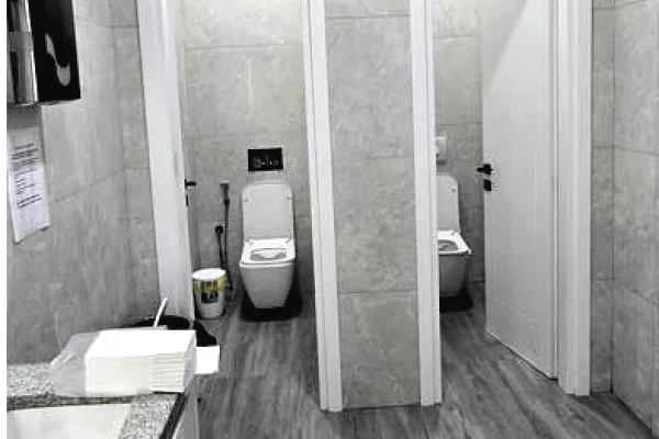 AMBIENT BIZNESI NE RR. HOXHA TAHSIM