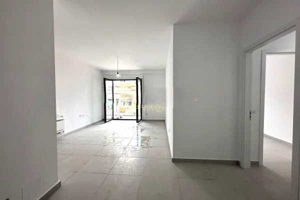 Ambient biznesi me qera 3+1 ne Tirane - 700 Euro