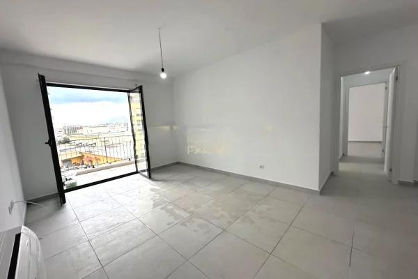 Ambient biznesi me qera 3+1 ne Tirane - 700 Euro