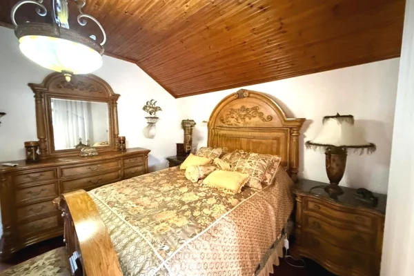 Shtepi me qera Vila Luksoze ne Tirane, 2+1, Mobilimi E mobiluar, Pagesa 1,500  Euro.