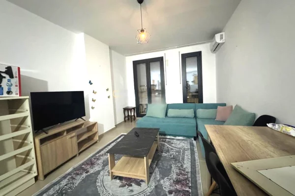 JEPET ME QIRA APARTAMENT 1+1 TE KOMPLEKSI ZIRKON