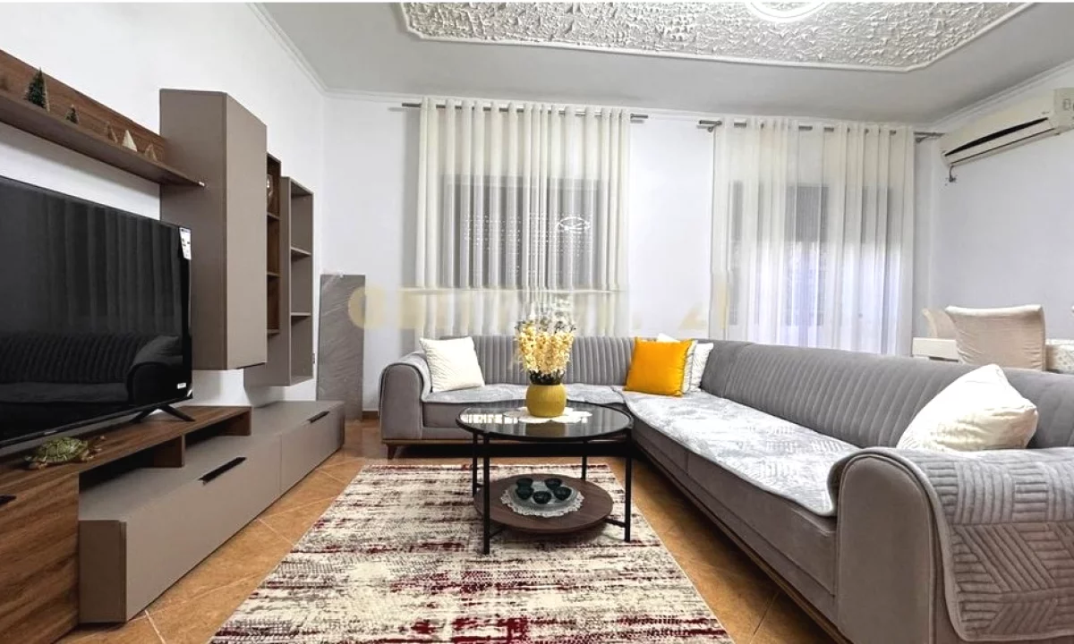 Shtepi me qera Apartament ne Tirane, 2+1, Mobilimi E mobiluar, Pagesa 650  Euro.