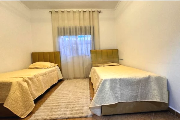 Shtepi me qera Apartament ne Tirane, 2+1, Mobilimi E mobiluar, Pagesa 650  Euro.