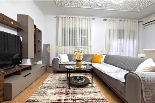 Jepet me qira apartament 2+1 ne hyrje te Don Boskos, pranë Bar Artistit