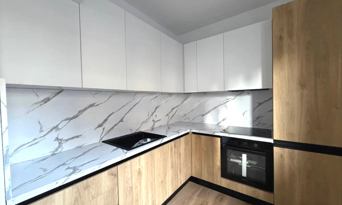 Shtepi me qera Apartament ne Tirane, 3+1, Mobilimi E mobiluar, Pagesa 1,000  Euro.