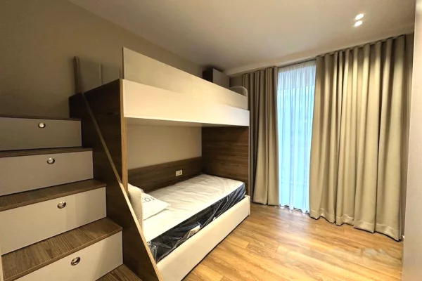 Shtepi me qera Apartament ne Tirane, 2+1, Mobilimi E mobiluar, Pagesa 1,200  Euro.