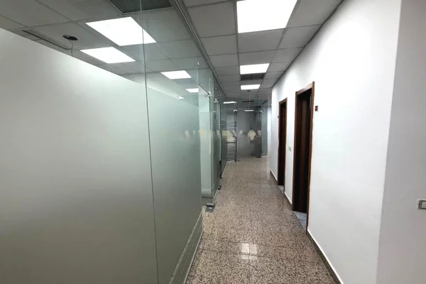 Ambient biznesi me qera 3+1 ne Tirane - 5,800 Euro