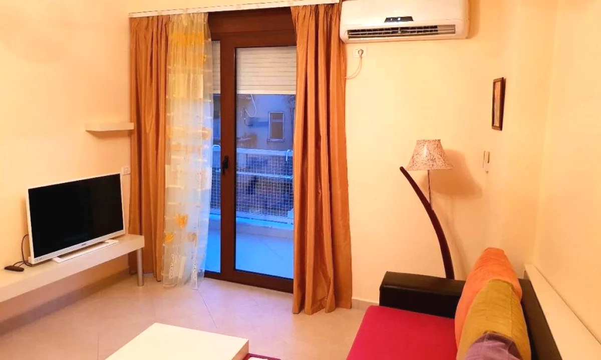 Shtepi me qera Apartament ne Tirane, 2+1, Mobilimi E mobiluar, Pagesa 680  Euro.