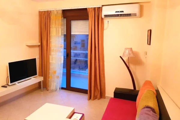 Apartament 2+1+2 me qira tek rruga e Barrikadave