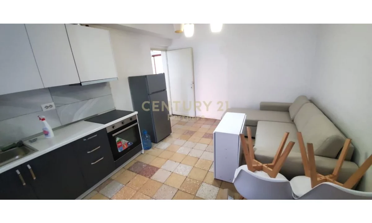 Shtepi me qera Apartament ne Tirane, 1+1, Mobilimi E mobiluar, Pagesa 400  Euro.