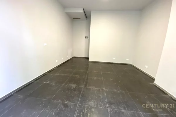 Qera, Ambient Biznesi, Zogu i Zi