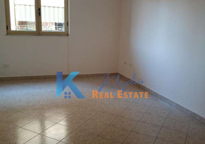 Ambient biznesi me qera 3+1 ne Tirane - 450 Euro