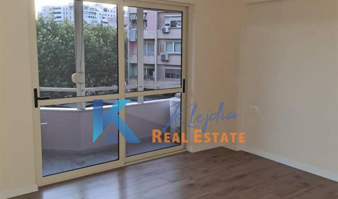 Zyre per qira ne Qender, te 9 kateshet