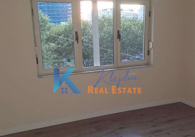 Ambient biznesi me qera 3+1 ne Tirane - 900 Euro