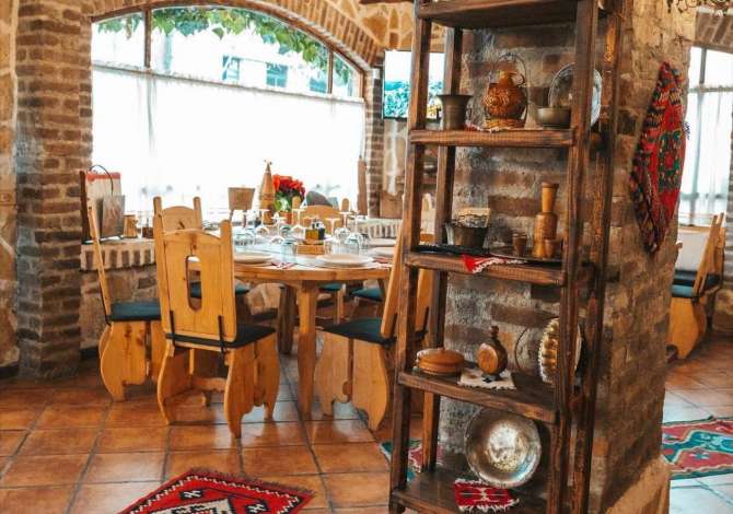 Ambient biznesi me qera 2+1 ne Tirane - 1,500 Euro