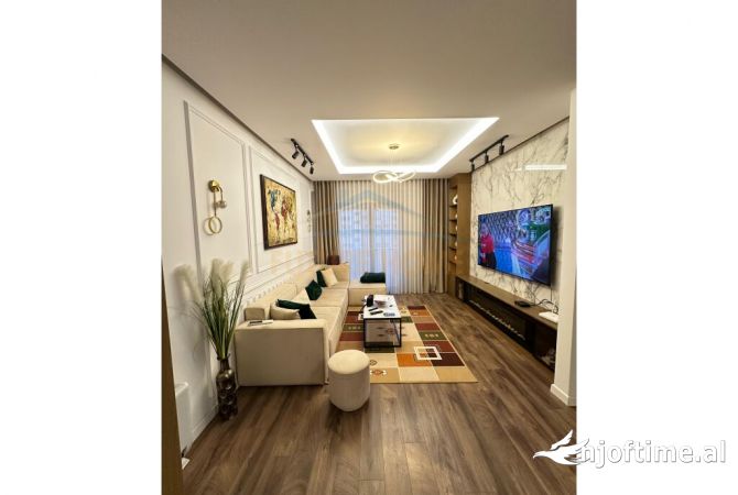 Shitet, Apartament 3+1+2 , Residenca Oasis, Tirane