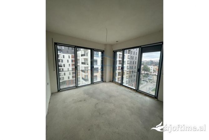 Shtepi ne shitje Apartament ne Tirane, 2+1, Mobilimi Bosh, pa mobiluar, Pagesa 180,000  Euro.
