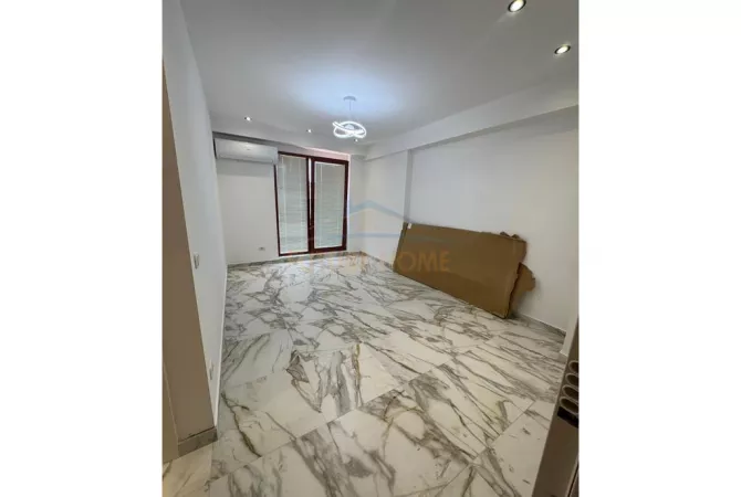 Shtepi me qera Apartament ne Tirane, 1+1, Mobilimi Bosh, pa mobiluar, Pagesa 90,000  Leke.