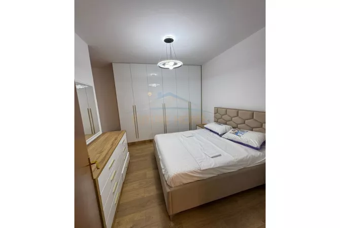 Shtepi me qera Apartament ne Tirane, 2+1, Mobilimi E mobiluar, Pagesa 800  Euro.