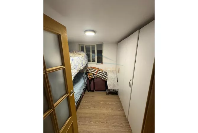 Shtepi ne shitje Duplex(shtepi me 2 kate) ne Tirane, 2+1, Mobilimi E mobiluar, Pagesa 75,000  Euro.