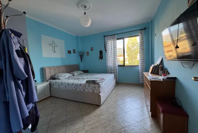 Shtepi ne shitje Apartament ne Tirane, 3+1, Mobilimi E mobiluar, Pagesa 225,000  Euro.