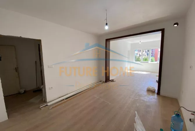 Shtepi ne shitje Apartament ne Tirane, 1+1, Mobilimi Bosh, pa mobiluar, Pagesa 149,000  Euro.