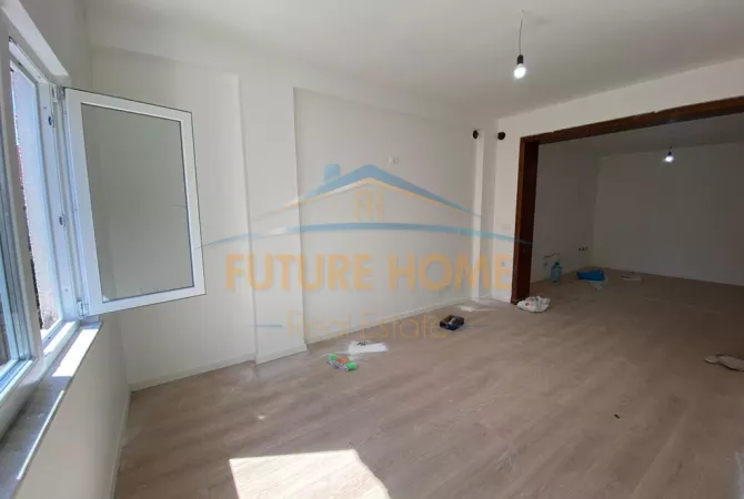 Shtepi ne shitje Apartament ne Tirane, 1+1, Mobilimi Bosh, pa mobiluar, Pagesa 149,000  Euro.