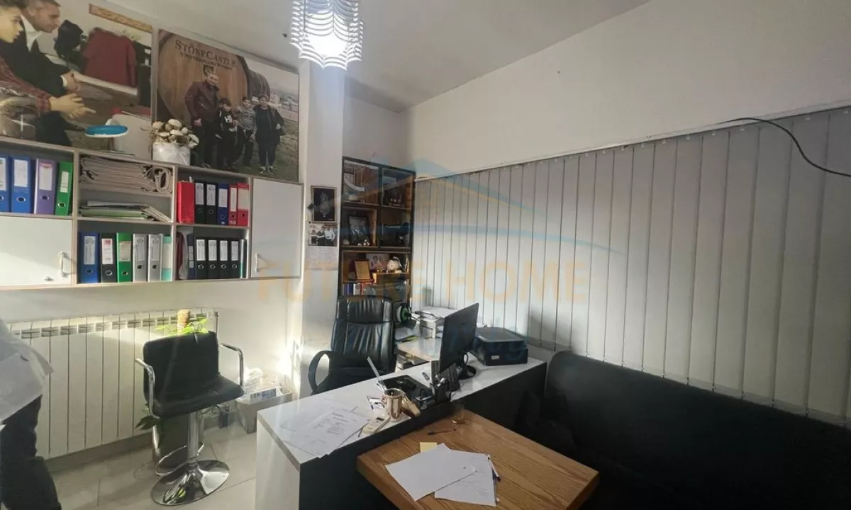 Shitet, Godine 2-Kateshe, Kombinat, Tirane.