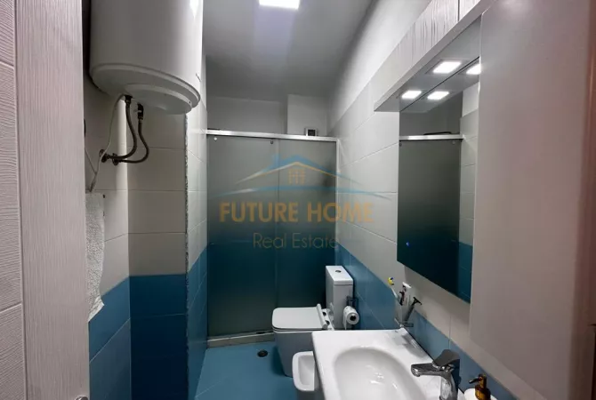 Shtepi ne shitje Apartament ne Tirane, 3+1, Mobilimi E mobiluar, Pagesa 168,000  Euro.