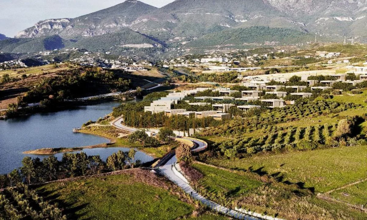 Shtepi ne shitje Apartament ne Tirane, 1+1, Mobilimi Bosh, pa mobiluar, Pagesa 136,002  Euro.