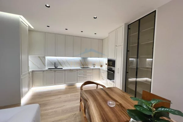 Shtepi me qera Apartament ne Tirane, 2+1, Mobilimi E mobiluar, Pagesa 1,401  Euro.