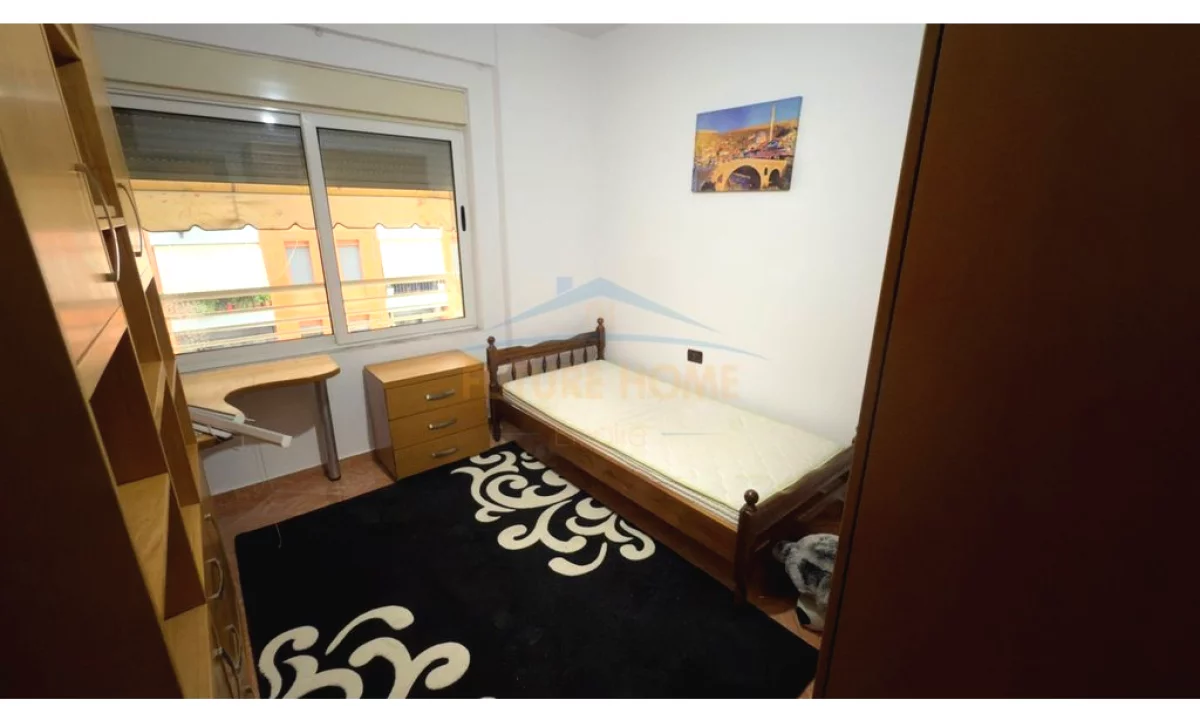 Shtepi me qera Apartament ne Tirane, 3+1, Mobilimi E mobiluar, Pagesa 630  Euro.